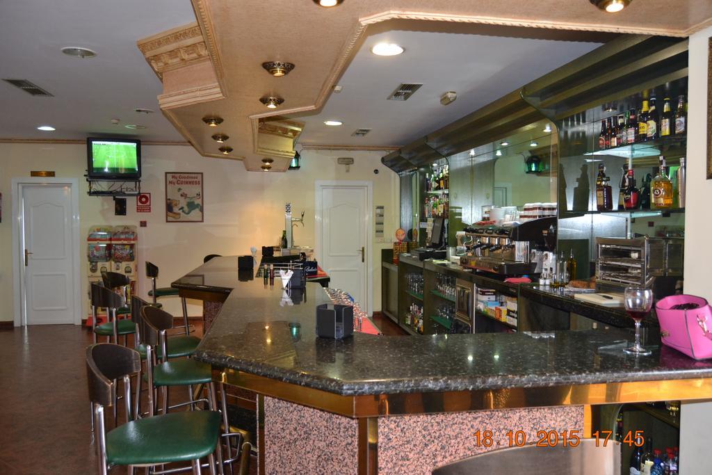 Hotel Poniente Мораледа-де-Сафайона Экстерьер фото