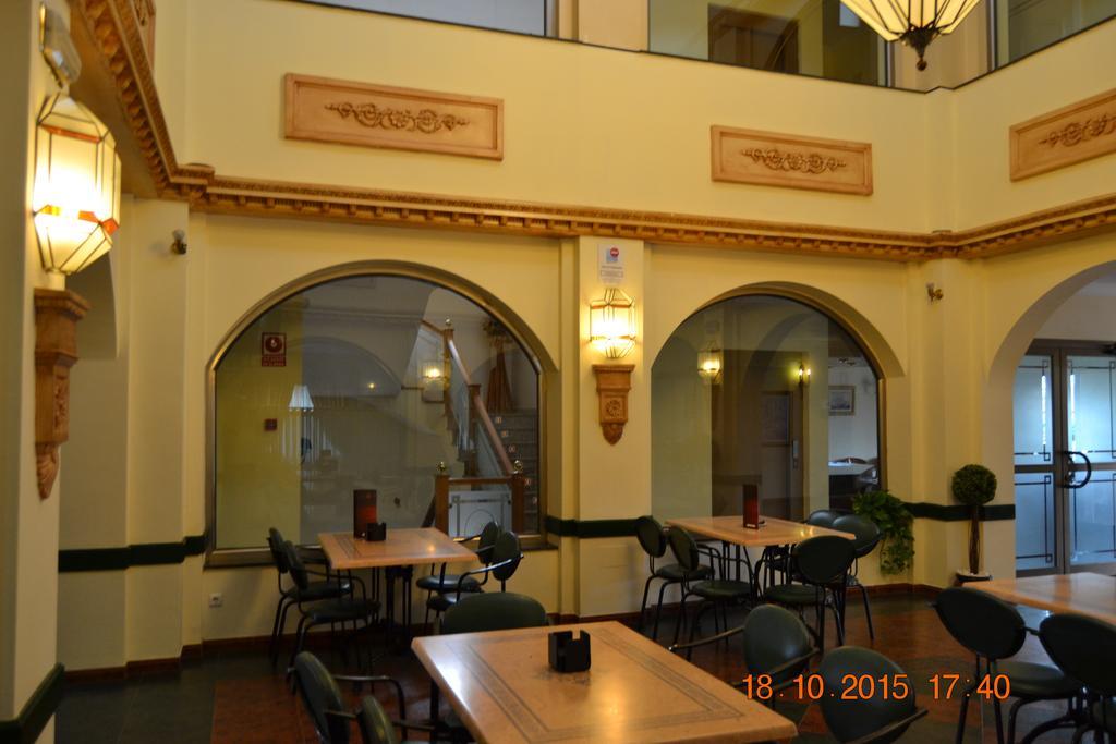 Hotel Poniente Мораледа-де-Сафайона Экстерьер фото