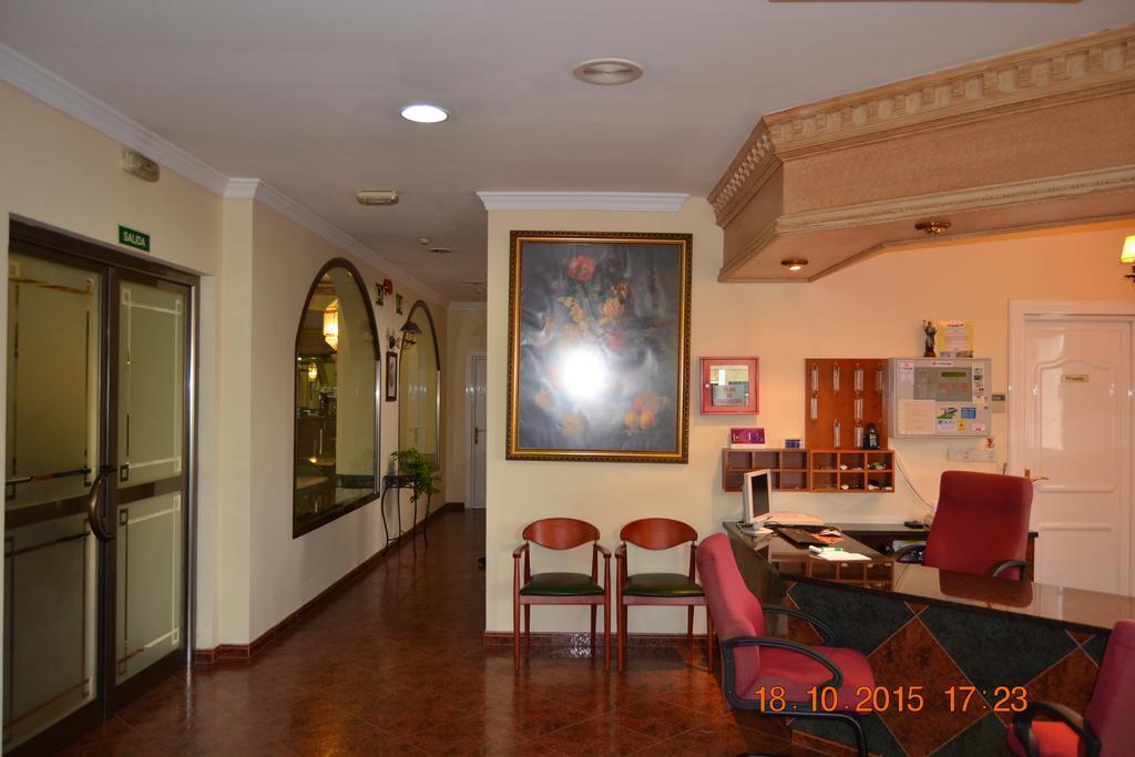 Hotel Poniente Мораледа-де-Сафайона Экстерьер фото