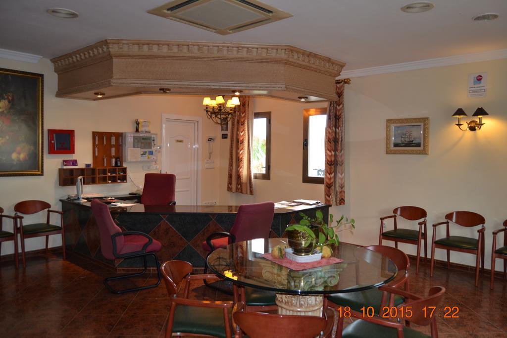 Hotel Poniente Мораледа-де-Сафайона Экстерьер фото