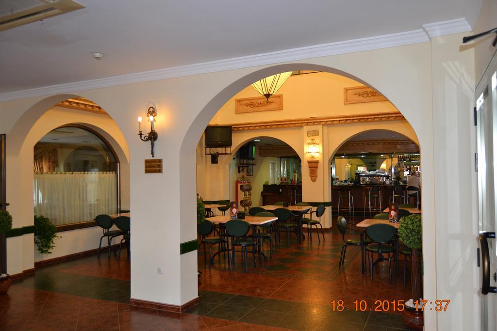 Hotel Poniente Мораледа-де-Сафайона Экстерьер фото