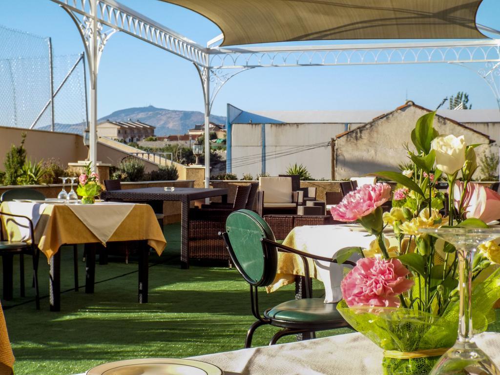 Hotel Poniente Мораледа-де-Сафайона Экстерьер фото