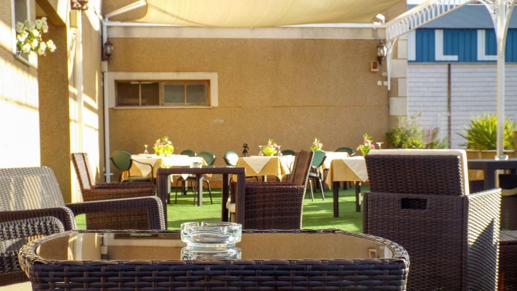 Hotel Poniente Мораледа-де-Сафайона Экстерьер фото