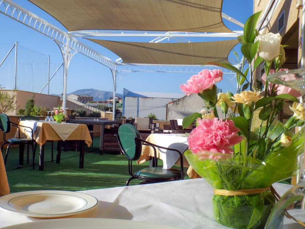 Hotel Poniente Мораледа-де-Сафайона Экстерьер фото