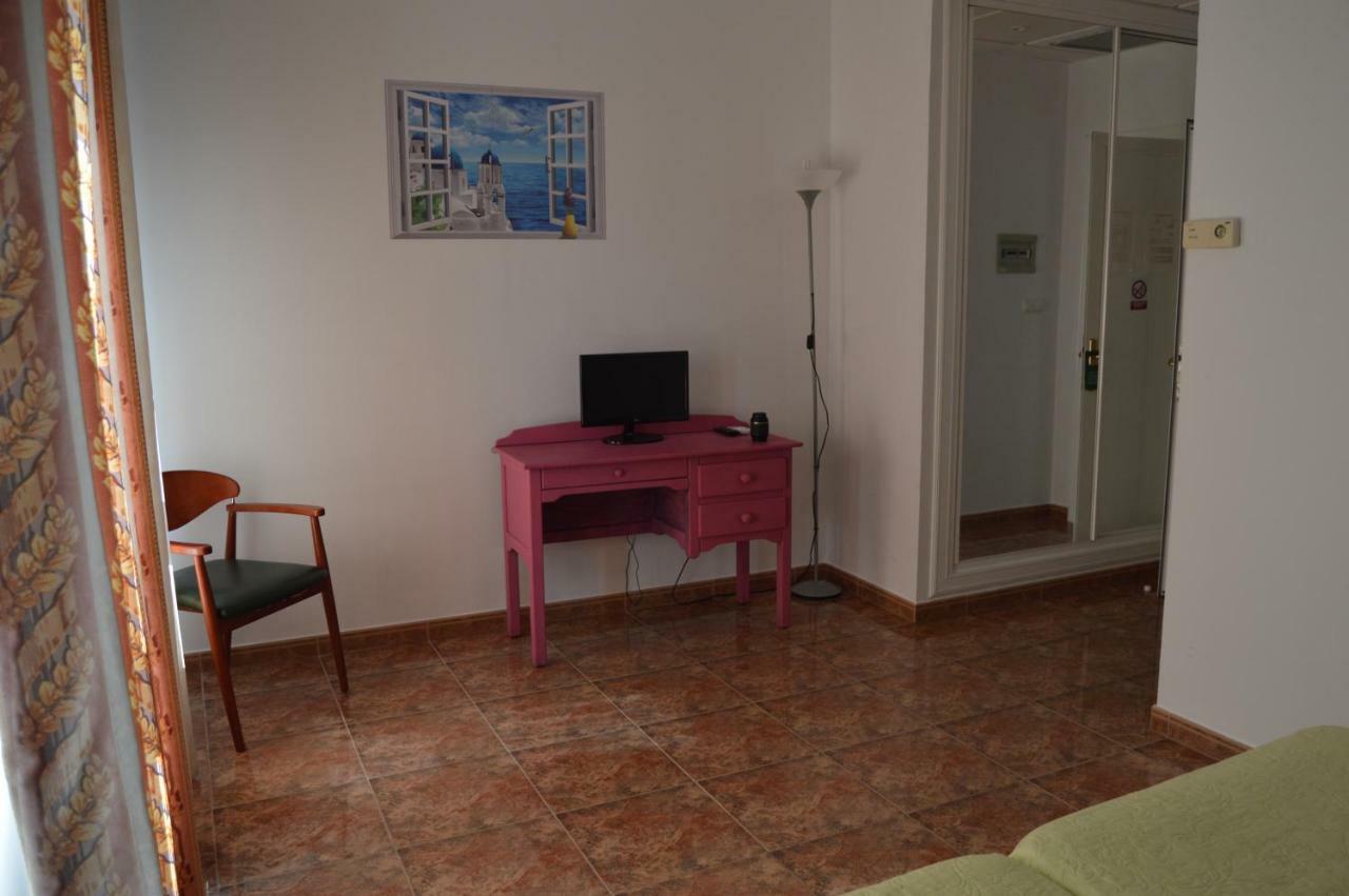 Hotel Poniente Мораледа-де-Сафайона Экстерьер фото